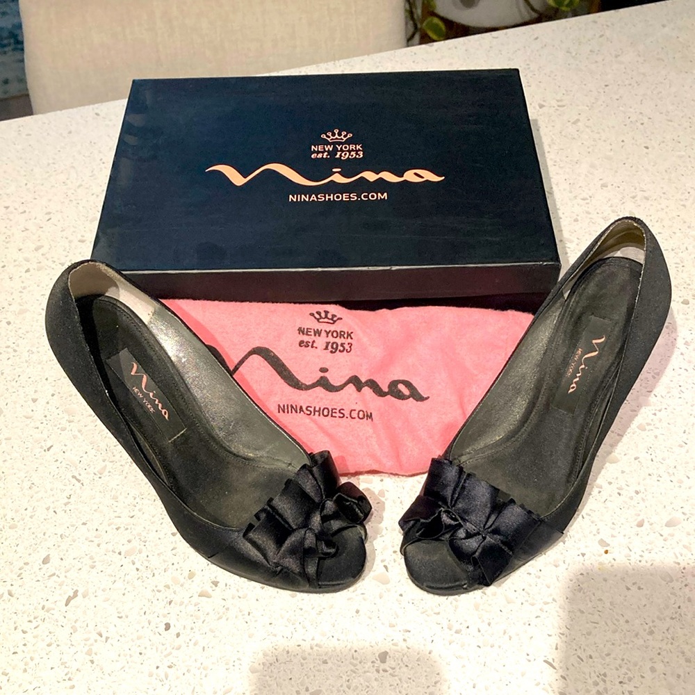 Women’s 4 inch Peep Toe Heel.